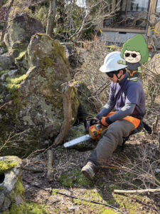 お庭がスッキリ！✨新入社員も大活躍です