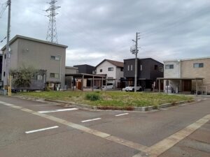 ⭐【自社物件】開放感あふれる「三方角地」の売土地！